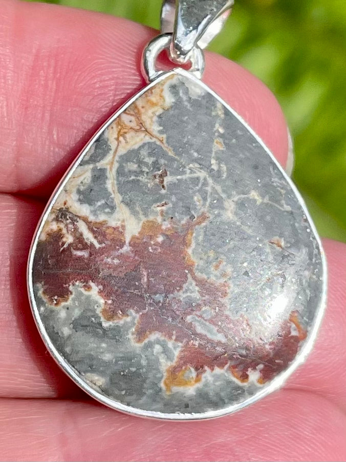 Dendritic agate store pendant