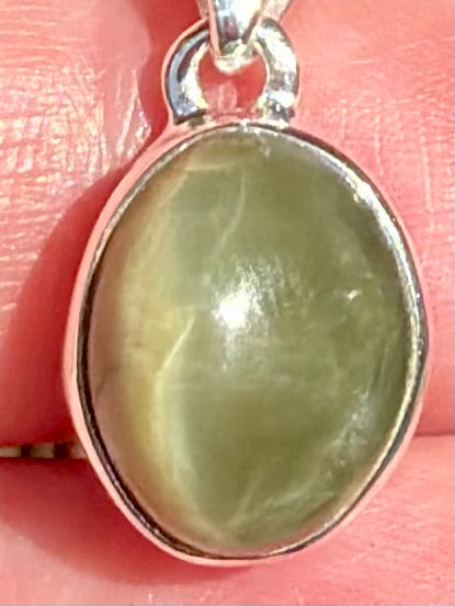 Cat's Eye Pendant - Morganna’s Treasures