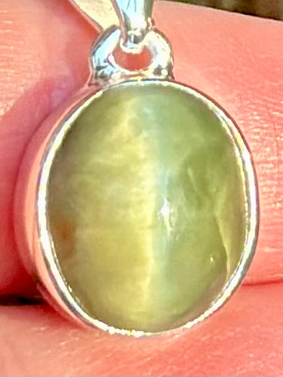 Cat's Eye Pendant - Morganna’s Treasures