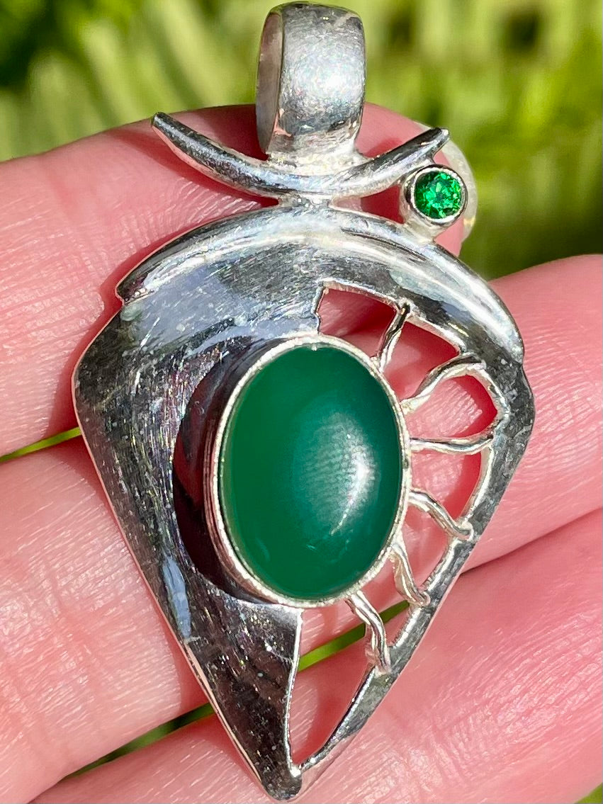 Green Onyx Pendant - Morganna’s Treasures 