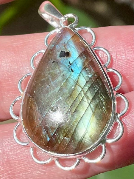 Labradorite Pendant - Morganna’s Treasures 