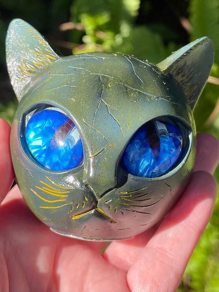 Resin Cat Head with Blue Eyes - Morganna’s Treasures