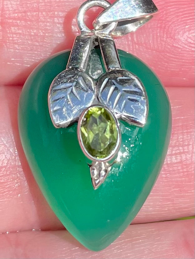 Green Onyx and Peridot Pendant - Morganna’s Treasures 