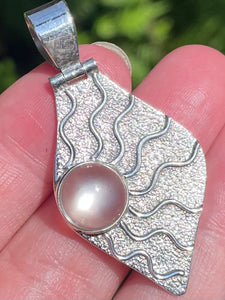 Beautiful Peach Moonstone Pendant - Morganna’s Treasures 