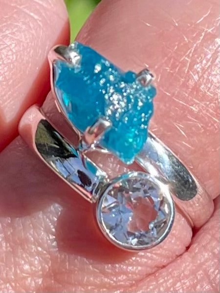 Rough Neon Blue Apatite and White Topaz Ring Size 7.5 - Morganna’s Treasures 