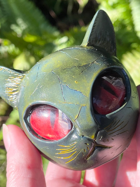 Resin Cat Head with Red Eyes - Morganna’s Treasures