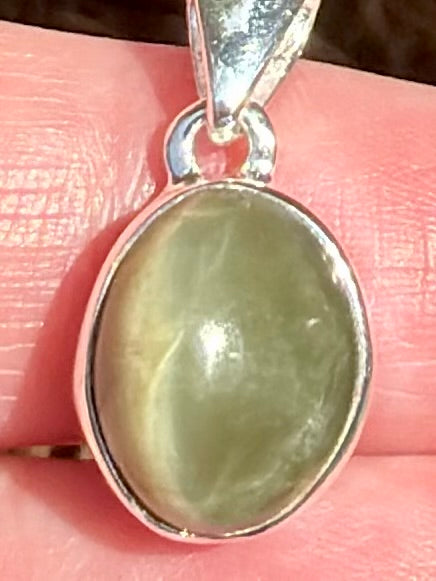 Cat's Eye Pendant - Morganna’s Treasures