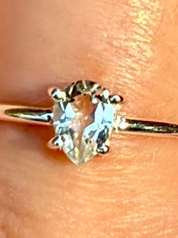 Clear Quartz Ring Size 9 - Morganna’s Treasures