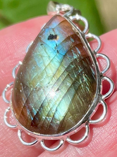 Labradorite Pendant - Morganna’s Treasures 