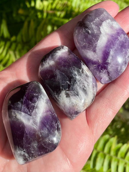 Medium Chevron Amethyst Leaf Palm Stone - Morganna’s Treasures 