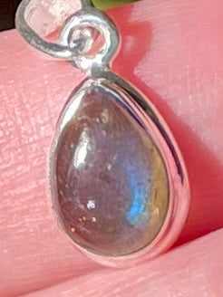 Labradorite Pendant - Morganna’s Treasures