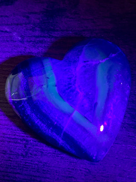 Fluorescent Volcano Agate Heart - Morganna’s Treasures 