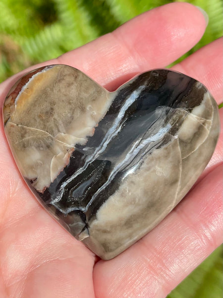 Fluorescent Volcano Agate Heart - Morganna’s Treasures 