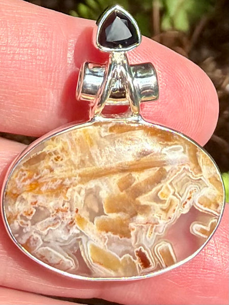 Tube Agate and Black Onyx Pendant