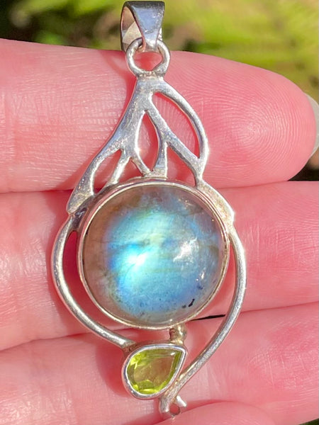 Gorgeous Labradorite and Peridot Pendant - Morganna’s Treasures 