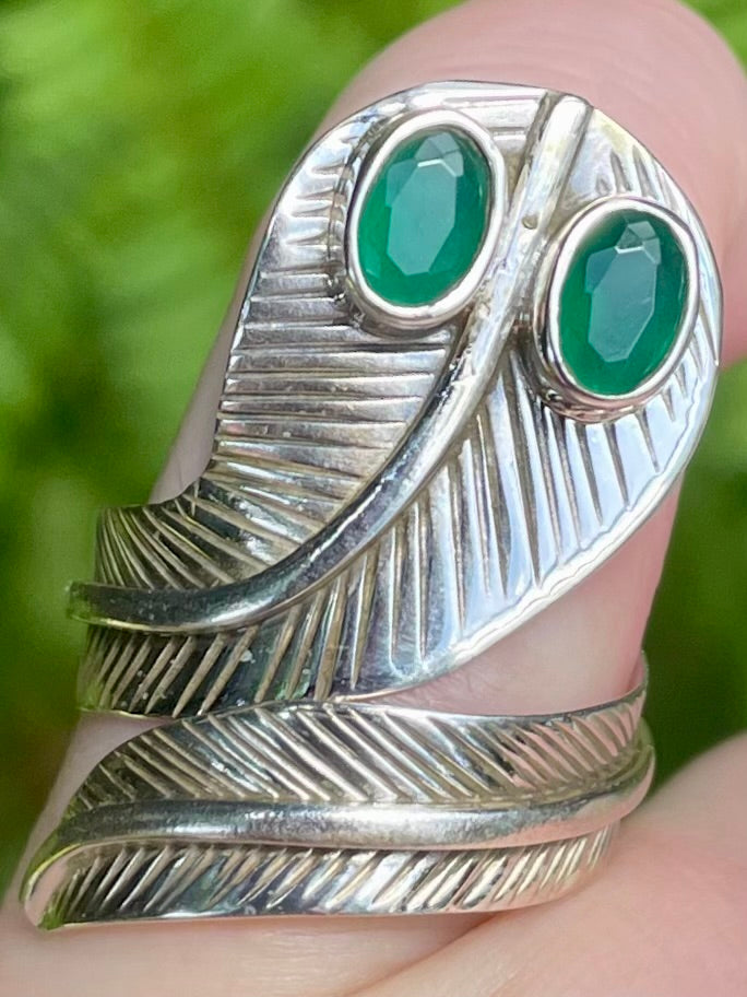 Gorgeous Emerald Feather Ring Size 7.5 - Morganna’s Treasures 