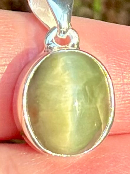 Cat's Eye Pendant - Morganna’s Treasures
