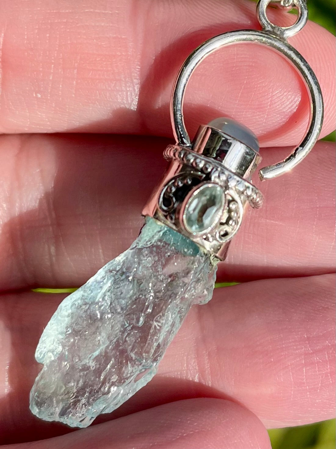 Gorgeous Aquamarine Pendant - Morganna’s Treasures 