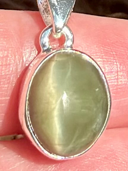 Cat's Eye Pendant - Morganna’s Treasures