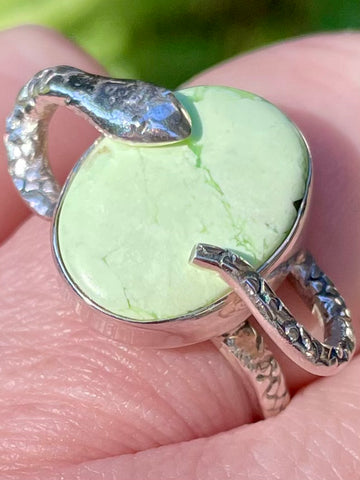 Citron Chrysoprase Snake Ring Size 7 - Morganna’s Treasures 