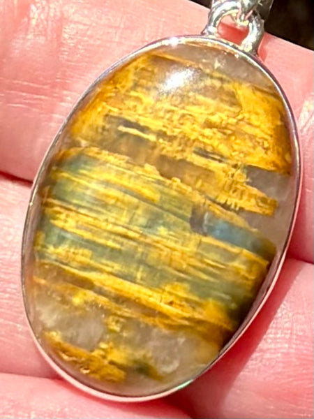 Beautiful Nellite Pendant - Morganna’s Treasures