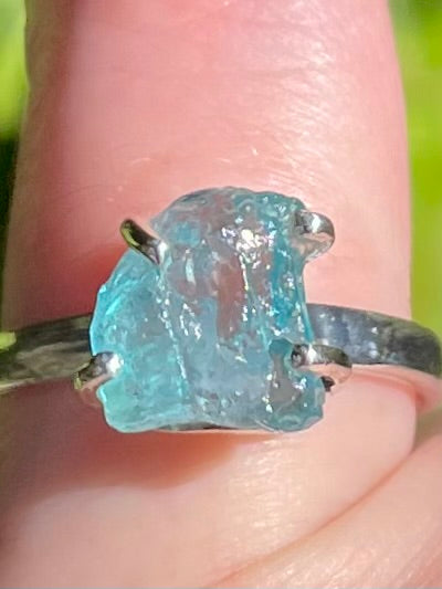 Neon Blue Apatite Ring Size 7 - Morganna’s Treasures 