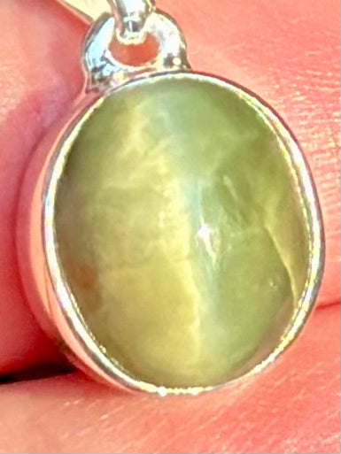 Cat's Eye Pendant - Morganna’s Treasures