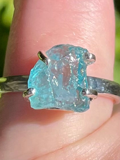 Neon Blue Apatite Ring Size 7 - Morganna’s Treasures 