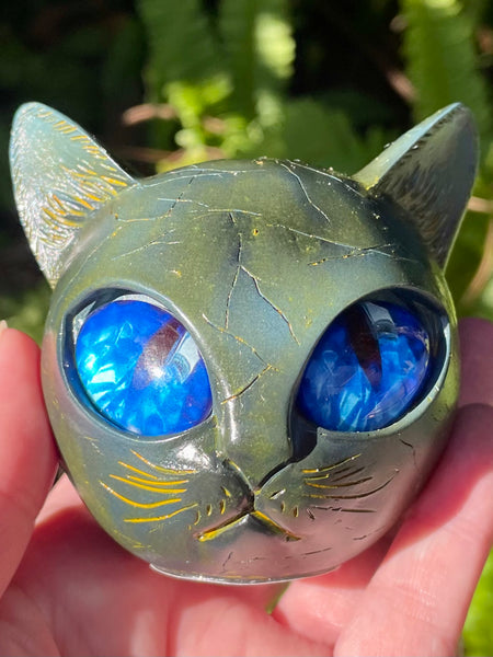 Resin Cat Head with Blue Eyes - Morganna’s Treasures