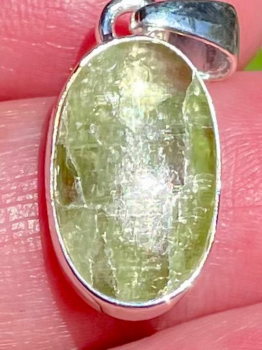 Green Kyanite Pendant - Morganna’s Treasures 