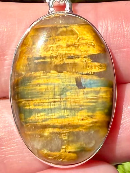 Beautiful Nellite Pendant - Morganna’s Treasures