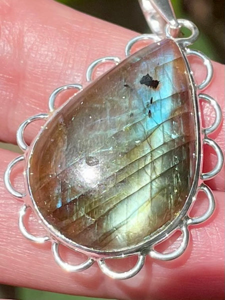 Labradorite Pendant - Morganna’s Treasures 