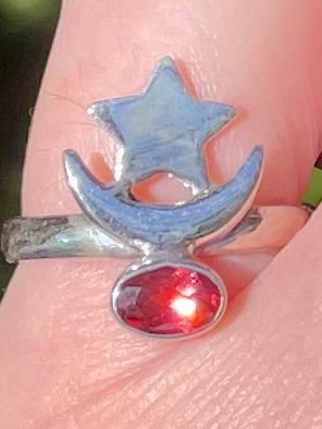 Moon and Star Garnet Ring Size 6