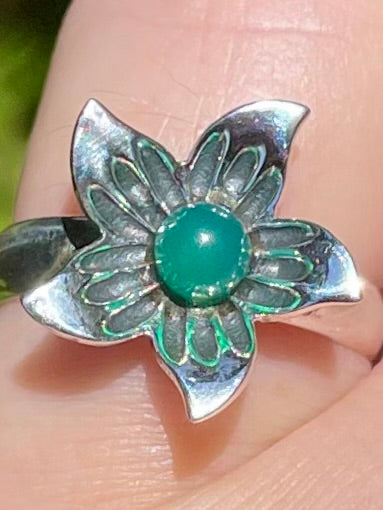 Green Onyx Flower Ring Size 6 - Morganna’s Treasures 