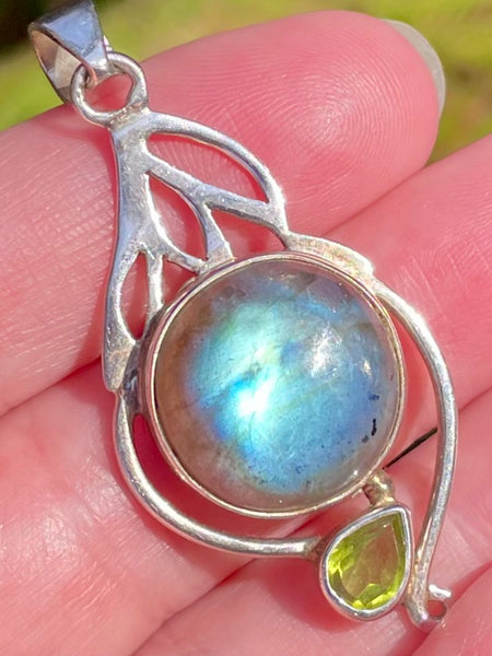 Gorgeous Labradorite and Peridot Pendant - Morganna’s Treasures 