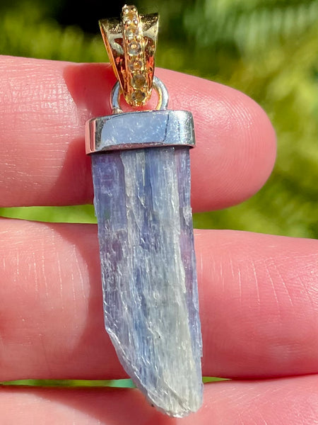 Rough Blue Kyanite and Moldavite Pendant - Morganna’s Treasures 