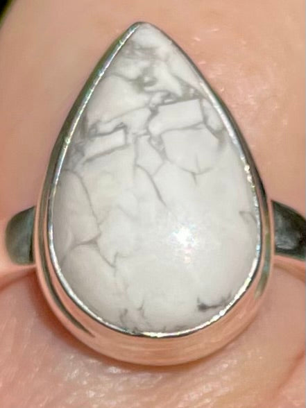 Howlite Ring Size 8 - Morganna’s Treasures 