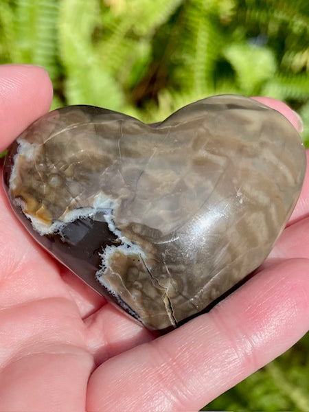 Fluorescent Volcano Agate Heart - Morganna’s Treasures 