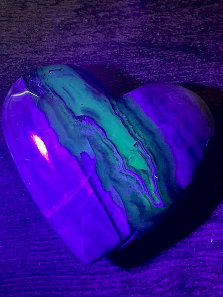 Fluorescent Volcano Agate Heart - Morganna’s Treasures 