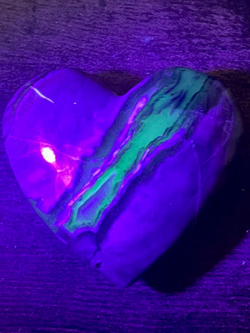 Fluorescent Volcano Agate Heart - Morganna’s Treasures 