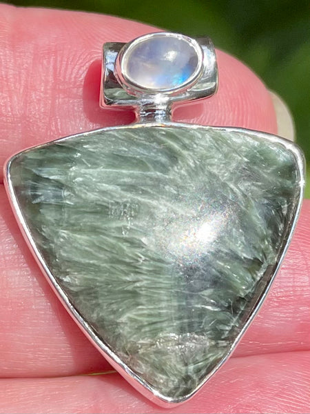 Green Seraphinite and Rainbow Moonstone Pendant - Morganna’s Treasures 