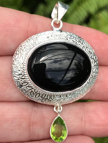 Black Onyx and Peridot Pendant - Morganna’s Treasures 