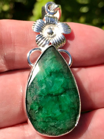 Emerald Flower Pendant - Morganna’s Treasures 