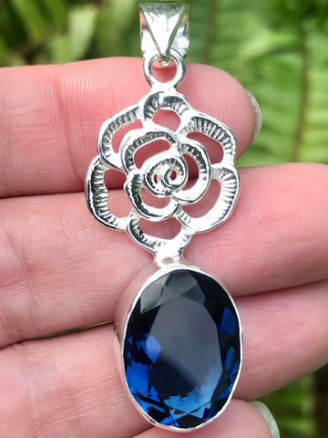 Iolite Flower Pendant - Morganna’s Treasures 