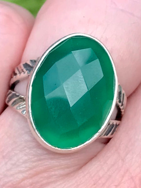Green Onyx Cocktail Ring Size 7 - Morganna’s Treasures 