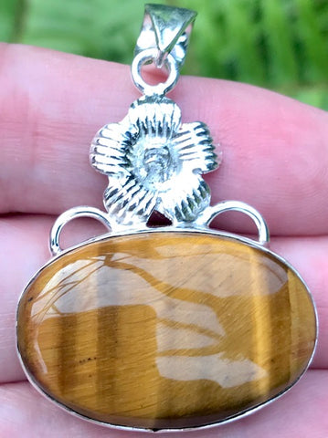 Tigers Eye Flower Pendant - Morganna’s Treasures 