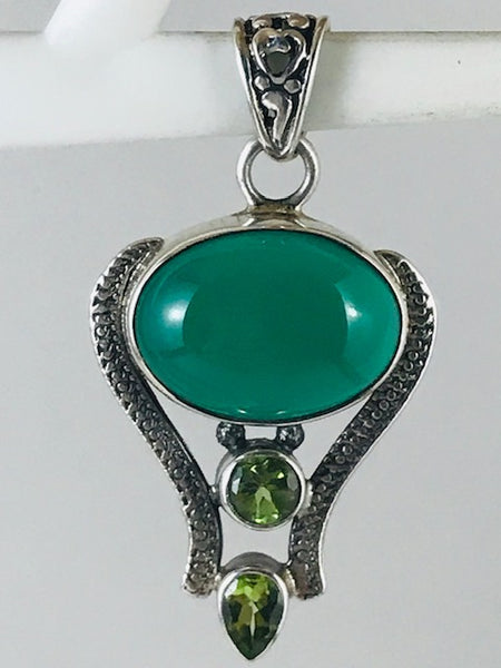 Green Onyx and Peridot Pendant - Morganna’s Treasures 