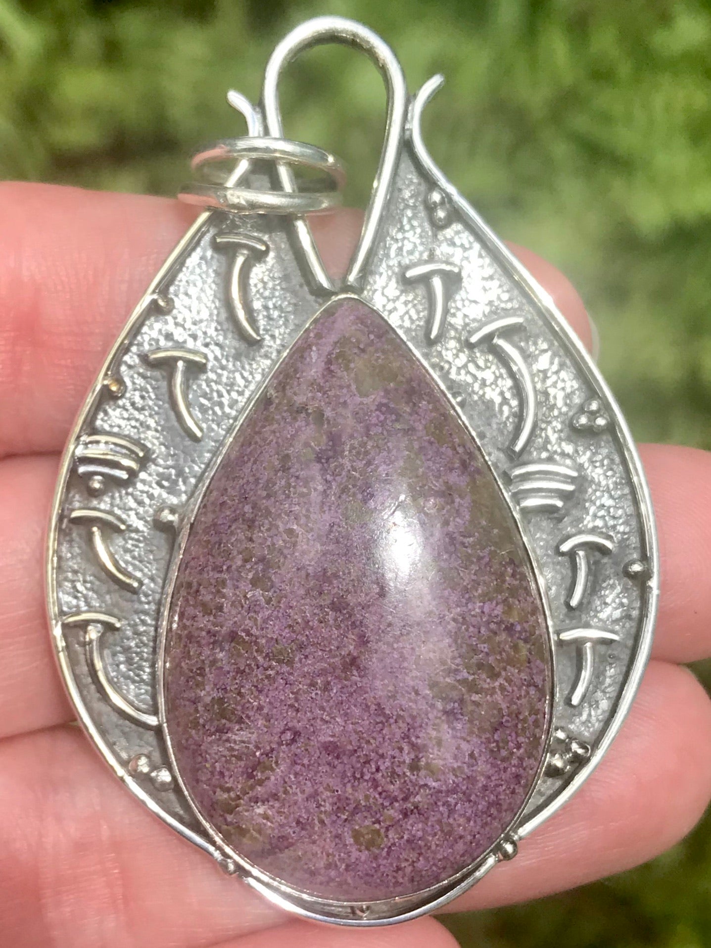 Purpurite Pendant - Morganna’s Treasures 