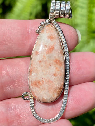 Sunstone Pendant - Morganna’s Treasures 