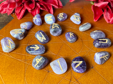 Purple Amethyst Rune Divination Set - Morganna’s Treasures 